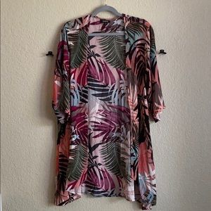 torrid: NWOT DUSTY CORAL,MULTI LEAF CRINKLE KIMONO